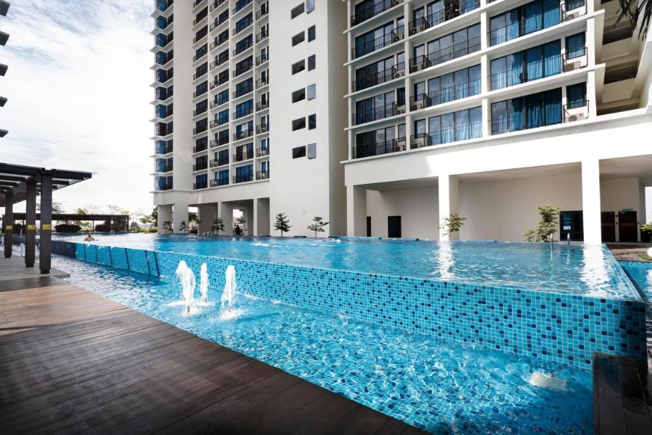 Francesco Suite - Trefoil Setia Alam-Near Setia City Mall & Setia Convention Centre Exteriér fotografie